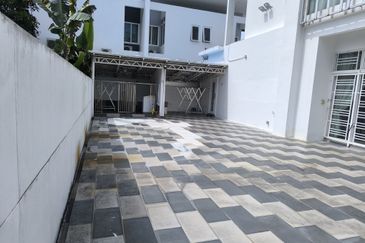 Clover Garden Residences