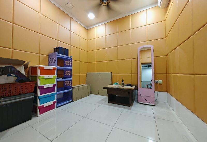 BANDAR AINSDALE (MEKAR)