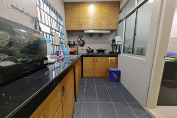 BANDAR AINSDALE (MEKAR)