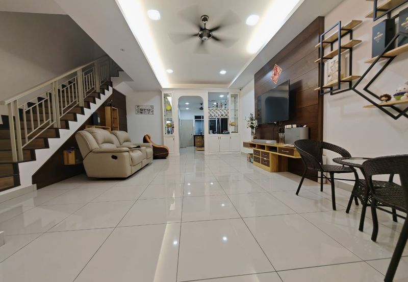 BANDAR AINSDALE (MEKAR)