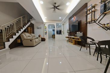 BANDAR AINSDALE (MEKAR)