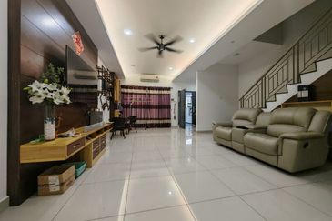 BANDAR AINSDALE (MEKAR)