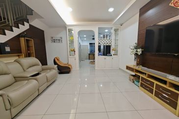 BANDAR AINSDALE (MEKAR)