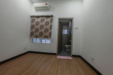 BANDAR AINSDALE (MEKAR)