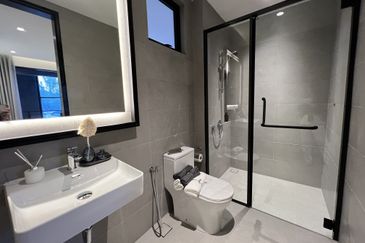 Kinrara Residence 100M to LRT at Pavilion Bukit Jalil Nearby Puchong PJ Bandar Sunway 