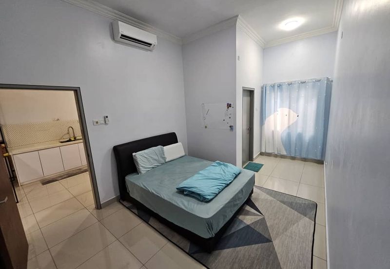 Evira @ Warisan Puteri