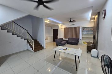 Evira @ Warisan Puteri