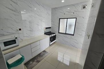 Evira @ Warisan Puteri