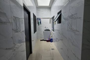 Evira @ Warisan Puteri