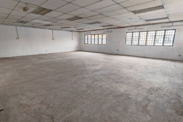 West Port, Pulau Indah