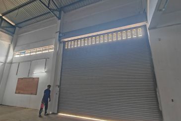 West Port, Pulau Indah