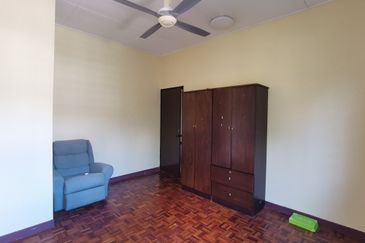 Jalan Anggerik Aranda 31/30