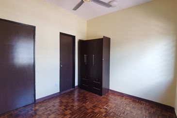 Jalan Anggerik Aranda 31/30