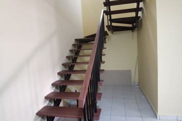 Jalan Anggerik Aranda 31/30