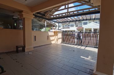 Jalan Anggerik Aranda 31/30