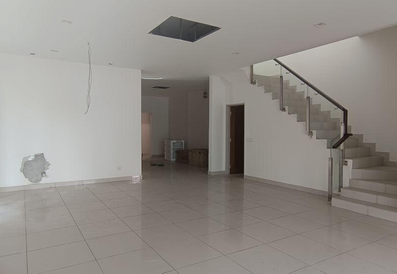 Damai 16, Setia Alam