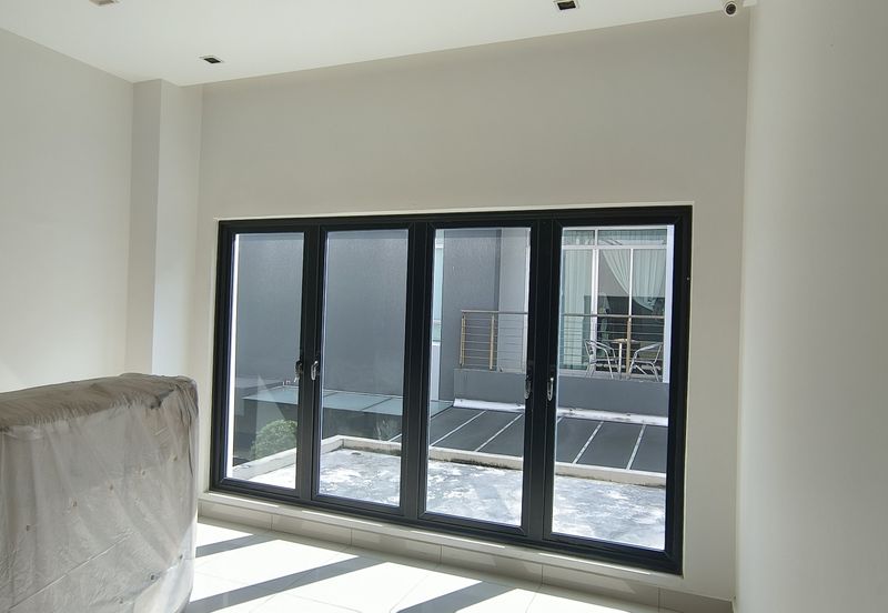 Damai 16, Setia Alam