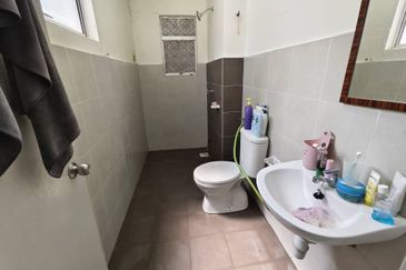 Eristana @ Seri Pristana