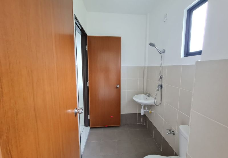 Iris @ Bandar Hillpark