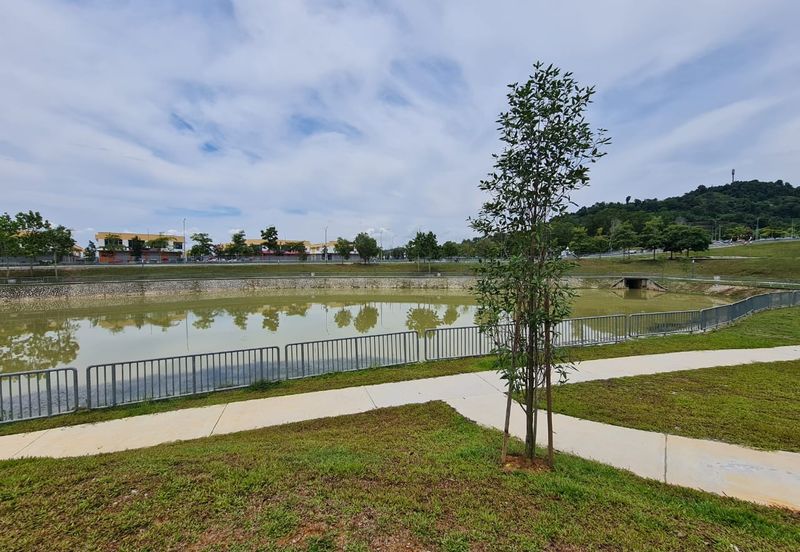 Iris @ Bandar Hillpark