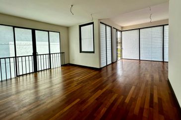 Duta Villa, Setia Alam