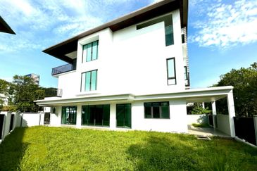 Duta Villa, Setia Alam