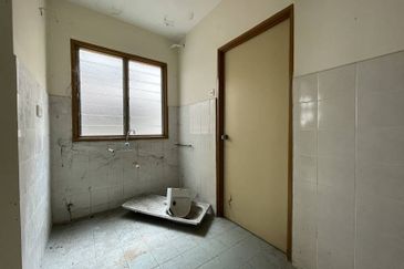 Johan Court Flat @ Alam Perdana