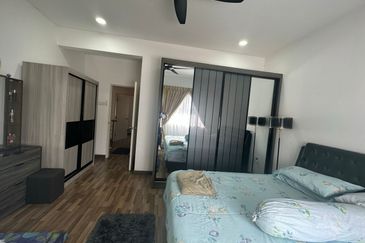 Halya @ Daunan Worldwide