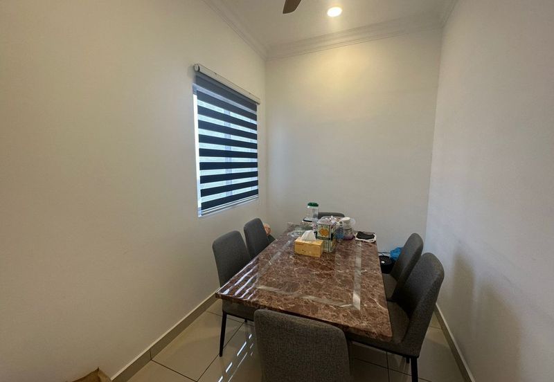 Halya @ Daunan Worldwide