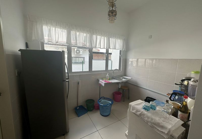 Halya @ Daunan Worldwide