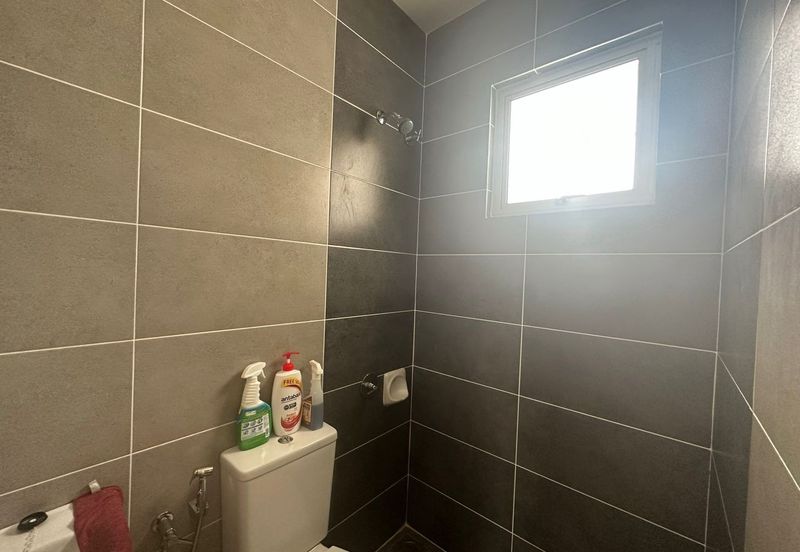 Halya @ Daunan Worldwide