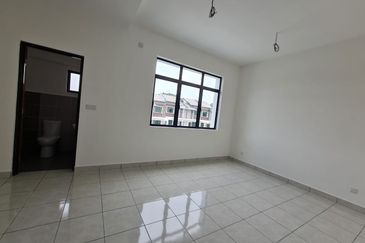 Iris @ Bandar Hillpark