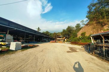 Jalan Bukit Cherakah