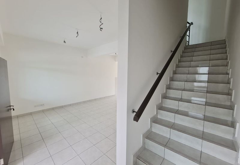 Iris @ Bandar Hillpark