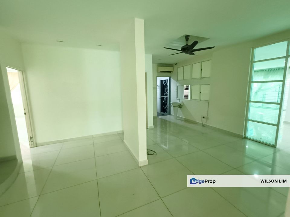Nicely Renovated Corner Lot Semi-D at Butterfly Park, Bukit Tinggi 2, Selangor, Klang