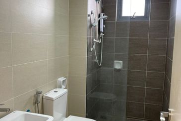 Adria Residence @ Gravit8