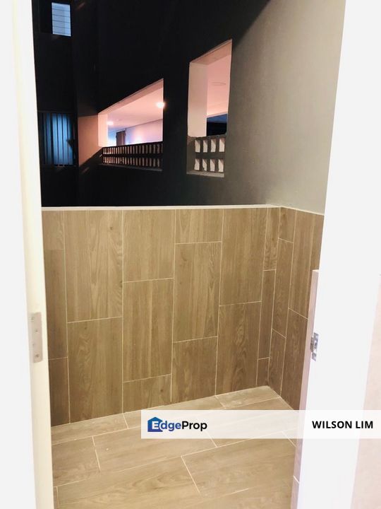 Nice view and bigger space 4 Rooms 3 Baths partly furnished, Selangor, Shah Alam