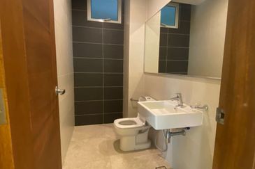 Summerscape Luxury Condominium