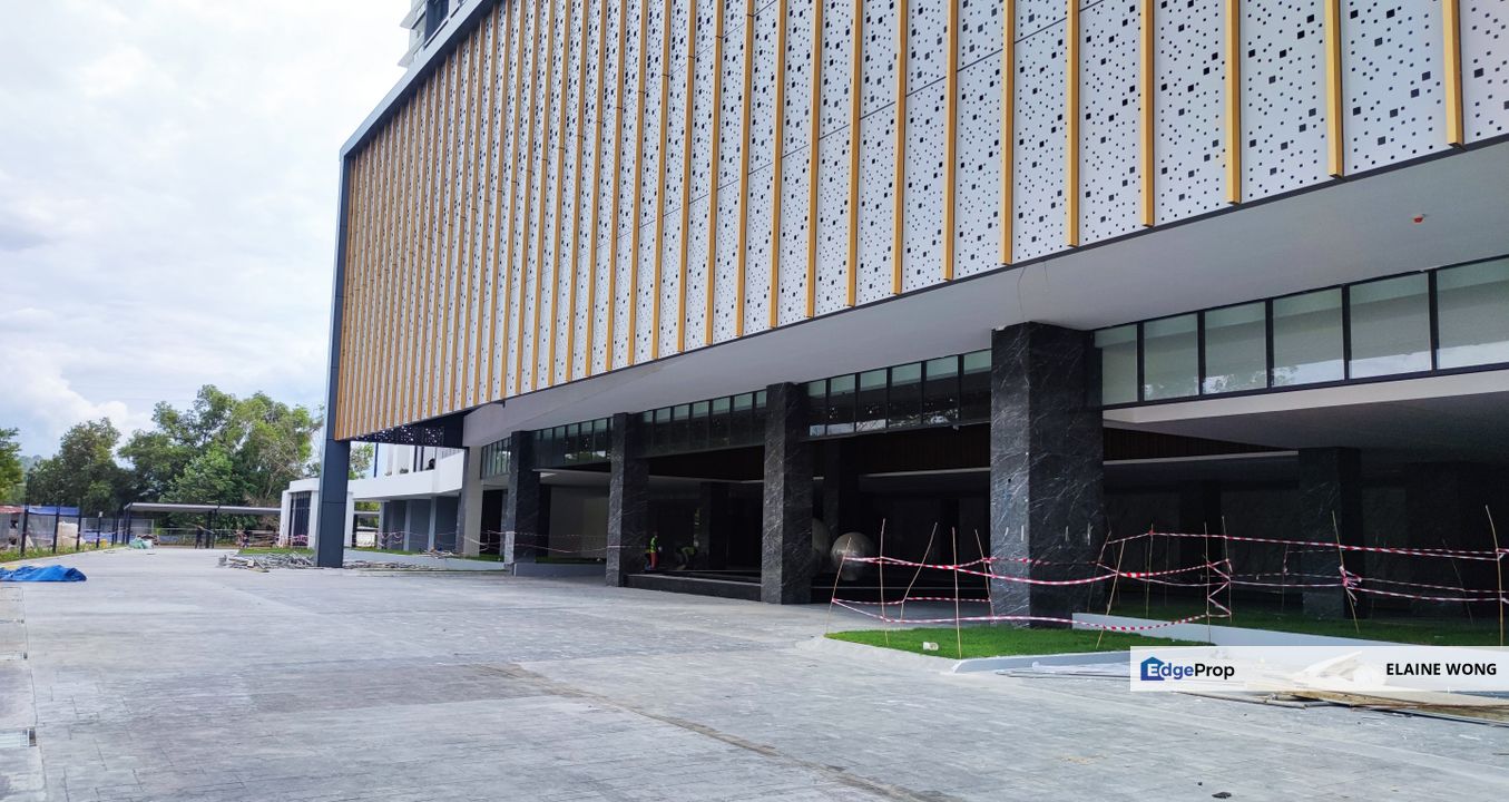 Jesselton Twin Tower | Tower A | High Floor | 1B+1S | Bare Unit | 999yrs | Kota Kinabalu, Sabah, Kota Kinabalu