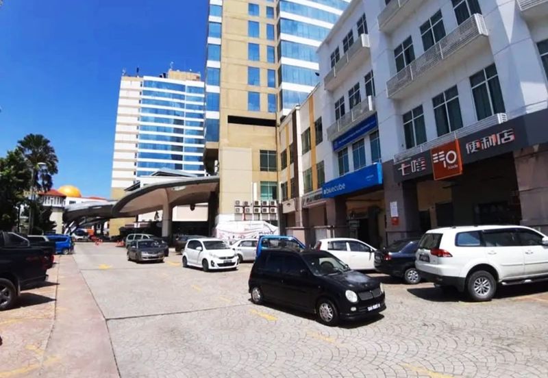 1Borneo HyperMall (One Borneo)