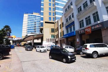 1Borneo HyperMall (One Borneo)