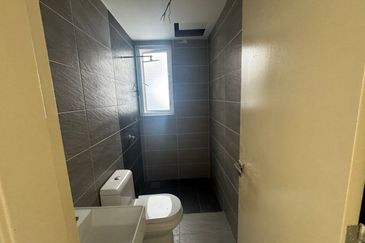 SkyMillion Residence | OC Obtained | Brand New Bare Unit | Middle Level | 930 sq.ft | For Sale 