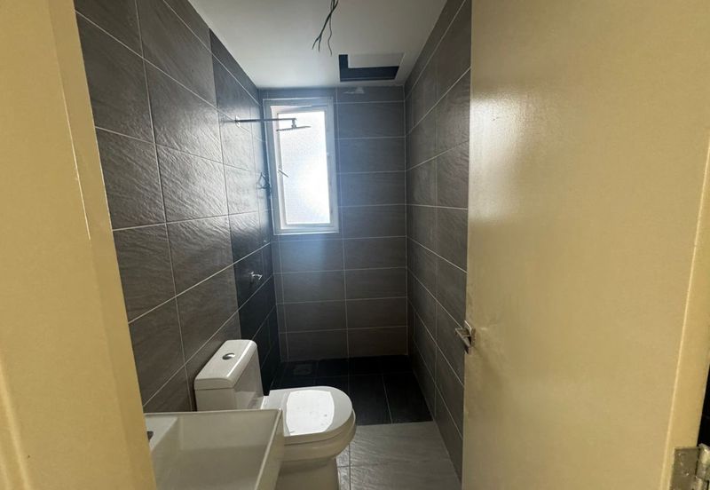 SkyMillion Residence | OC Obtained | Brand New Bare Unit | Middle Level | 930 sq.ft | For Sale 