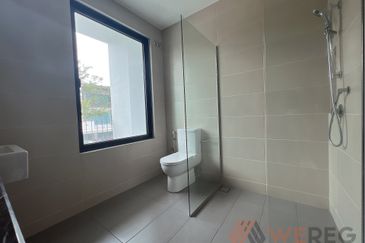 Duta Villa, Setia Alam