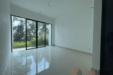 Duta Villa, Setia Alam