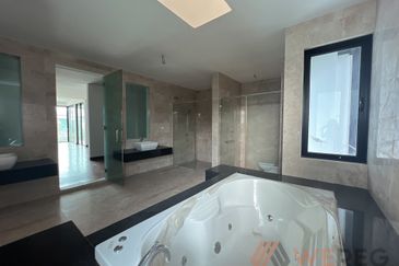 Duta Villa, Setia Alam