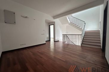 Duta Villa, Setia Alam