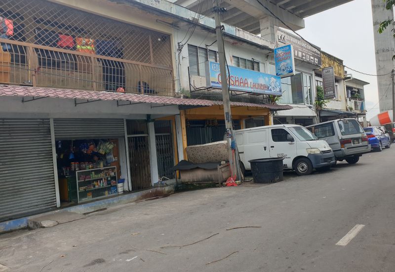 Ampang tasik permai 2 storey end lot, extra land and front of road, good for own use 