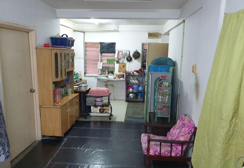 Taman Putra Budiman Flat