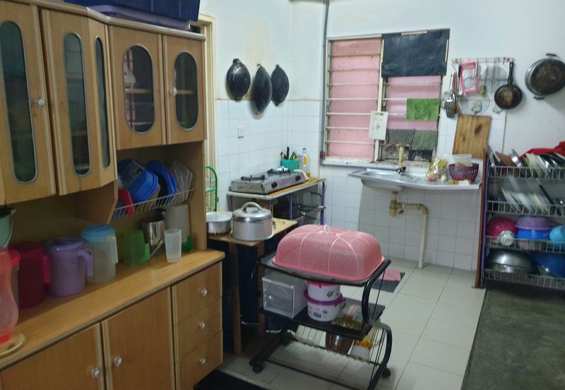 Taman Putra Budiman Flat